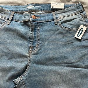 Old navy super skinny jeans. NWT